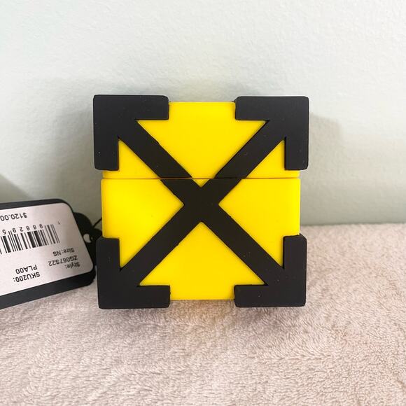 Off-White Silicone Arrow 2nd Generation Airpod Case nwt - Picture 6 of 9